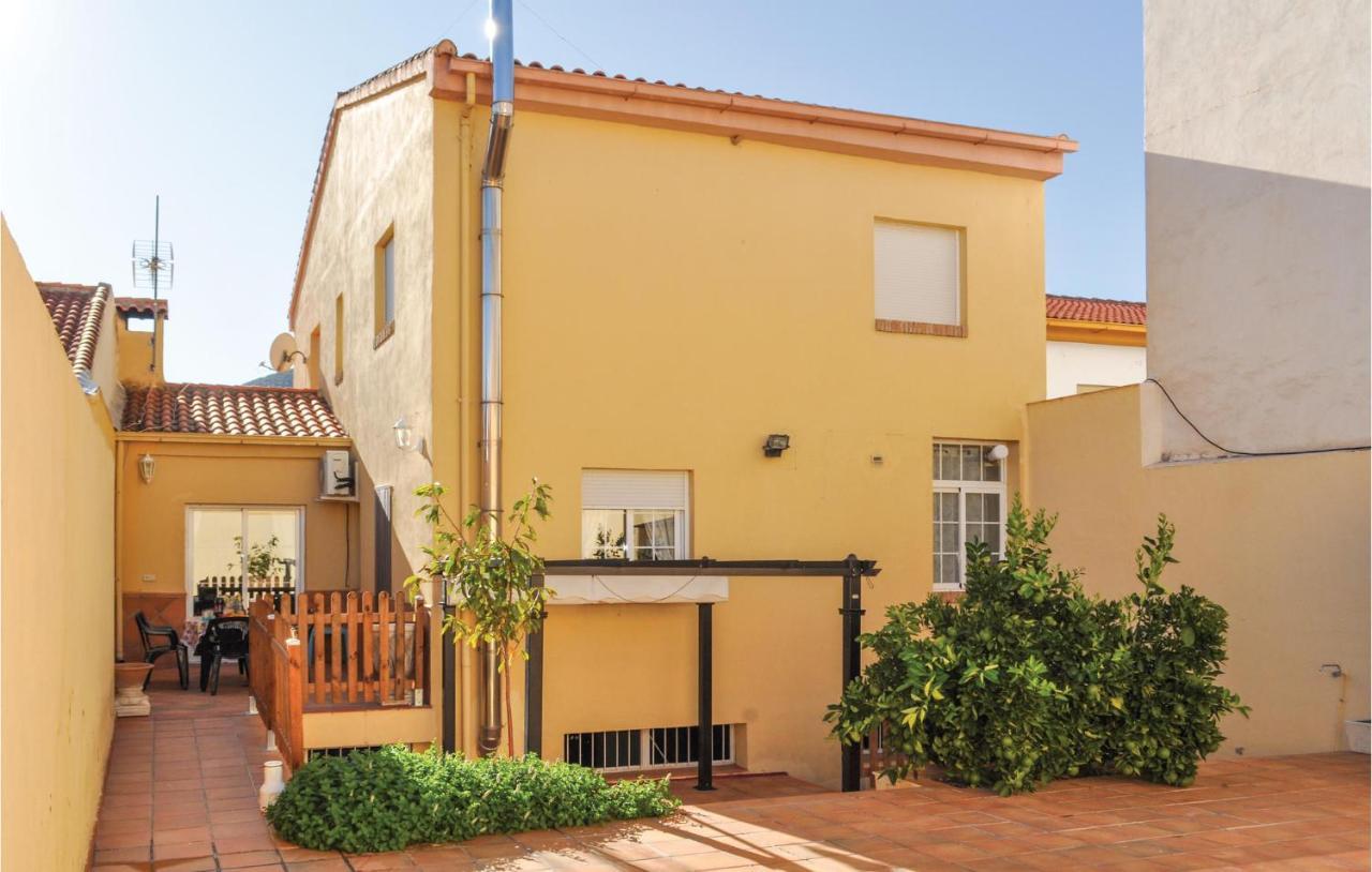 Cozy Home In Olivares With Outdoor Swimming Pool Exterior foto